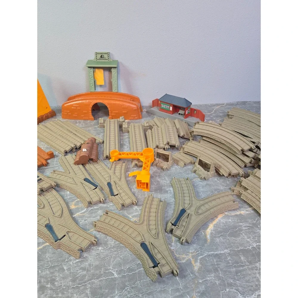 Thomas & Friends TrackMaster Tan Track Lot Diesel Engine Vicarstown Dieselworks